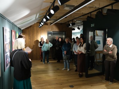 Wernisaż wystawy - "W świecie wyobraźni" 09.05.2025-DSCF5199.jpg