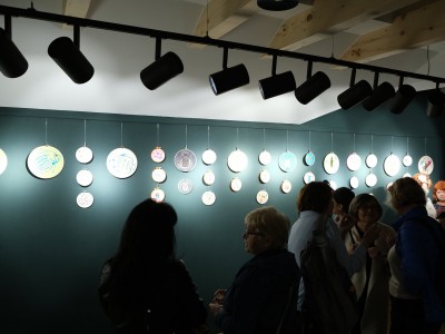 Wernisaż wystawy - "W świecie wyobraźni" 09.05.2025-DSCF5213.jpg