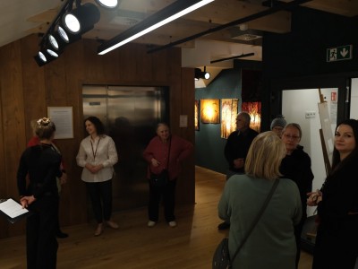 Wernisaż wystawy "Wełną malowane" 13.12.2024-DSCF4149.jpg